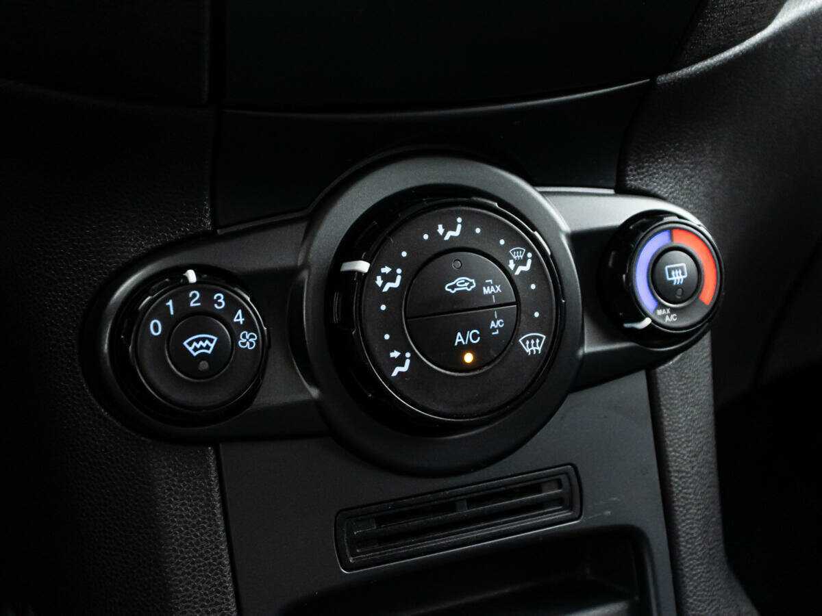 Форд Фиеста б/у, 2016, Роботизированная. Фото: #15