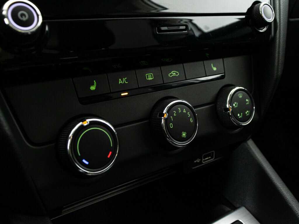 Шкода Октавия б/у, 2018, Роботизированная. Фото: #14