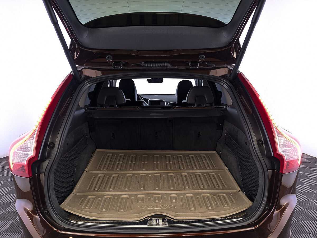 Вольво ИксЦ60 б/у, 2014, Автоматическая. Фото: #9