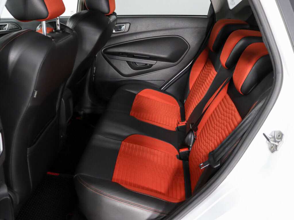 Форд Фиеста б/у, 2016, Роботизированная. Фото: #10