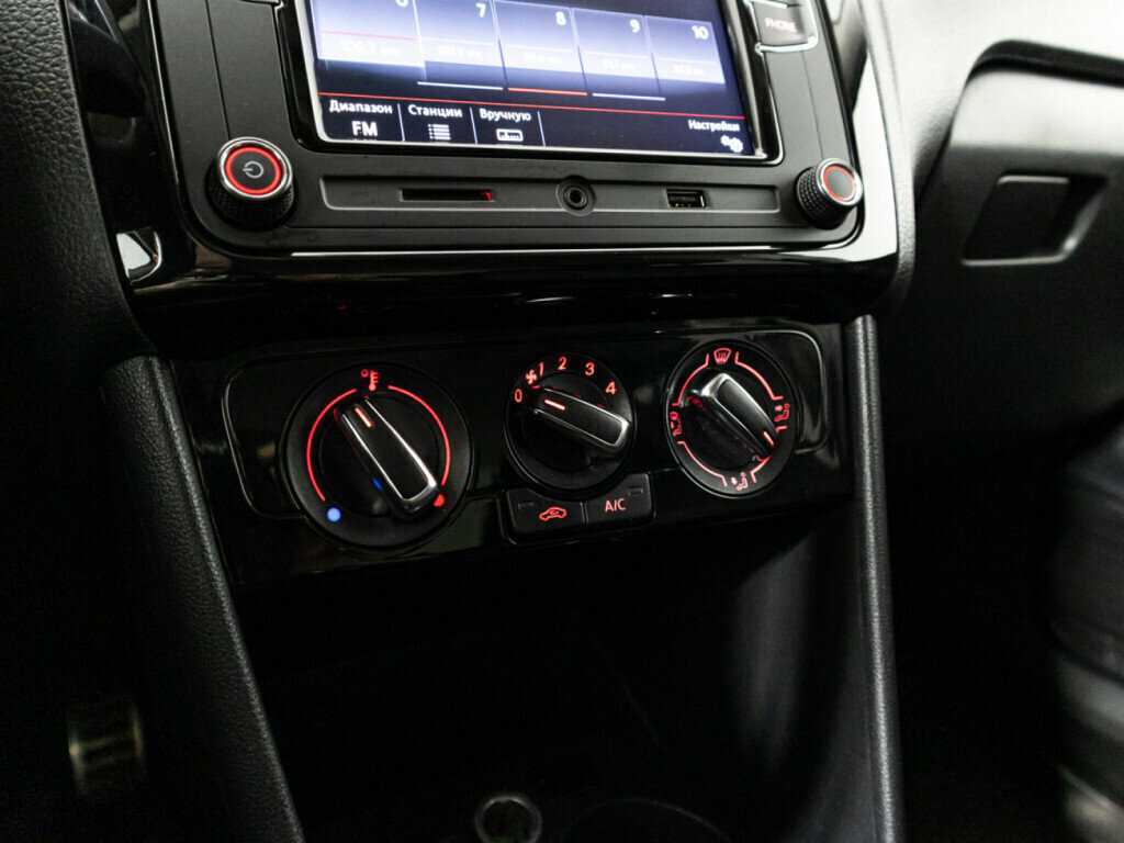 Фольксваген Поло б/у, 2015, Механическая. Фото: #14