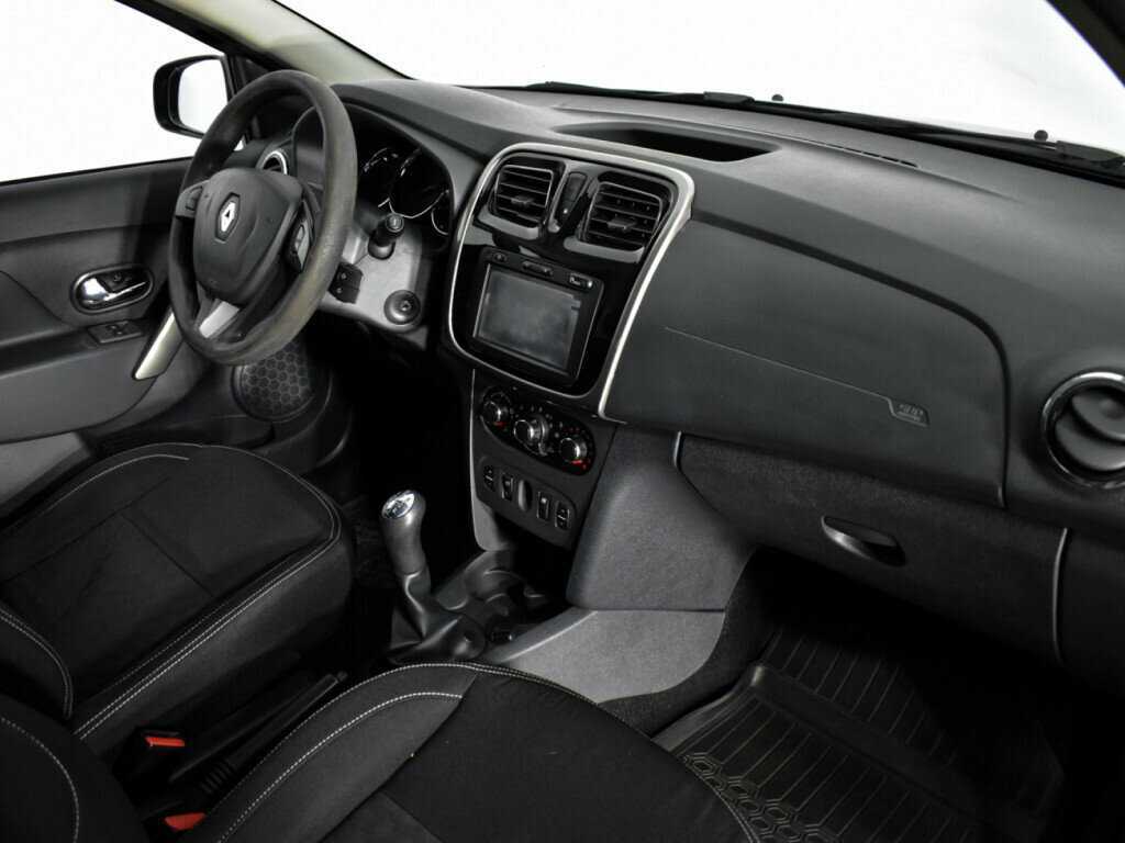 Рено Логан б/у, 2017, Механическая. Фото: #9