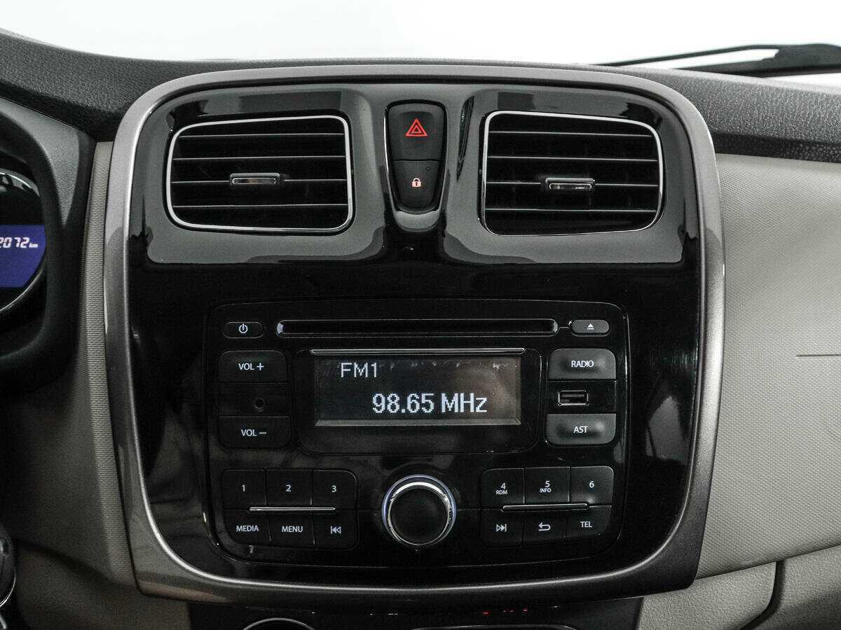 Рено Логан б/у, 2014, Механическая. Фото: #12