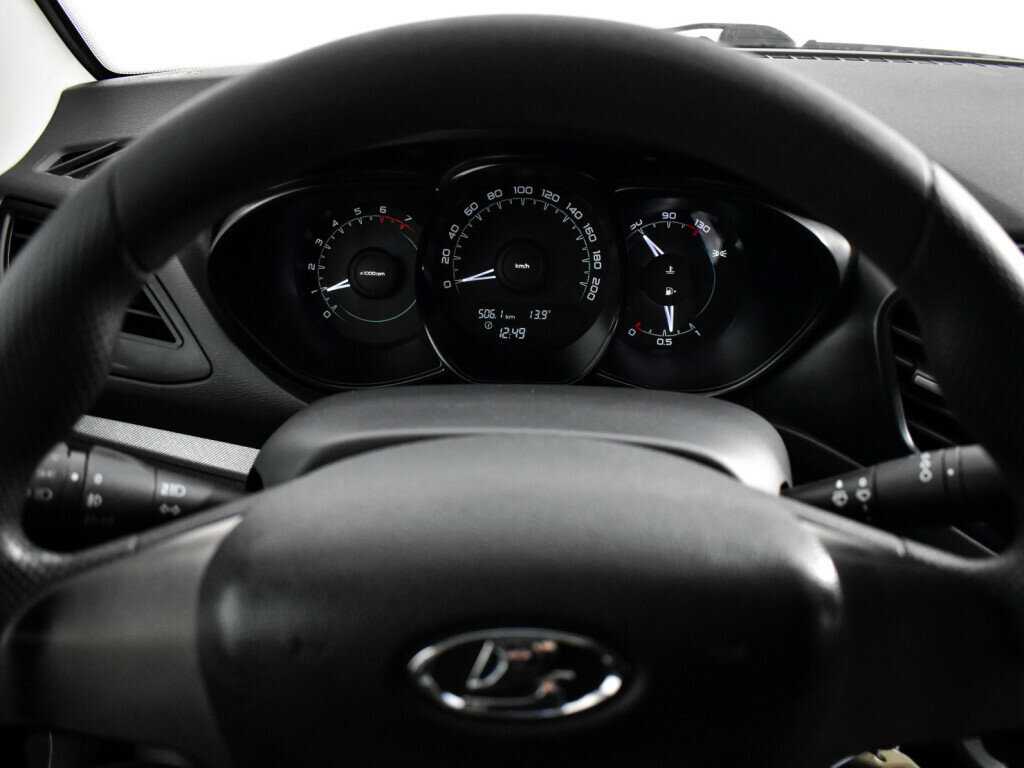 Лада (ВАЗ) Веста б/у, 2017, Механическая. Фото: #17