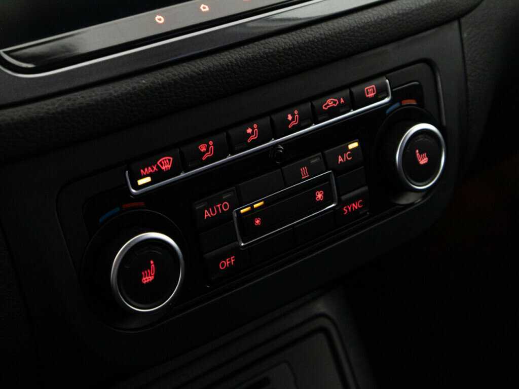 Фольксваген Тигуан б/у, 2012, Автоматическая. Фото: #17