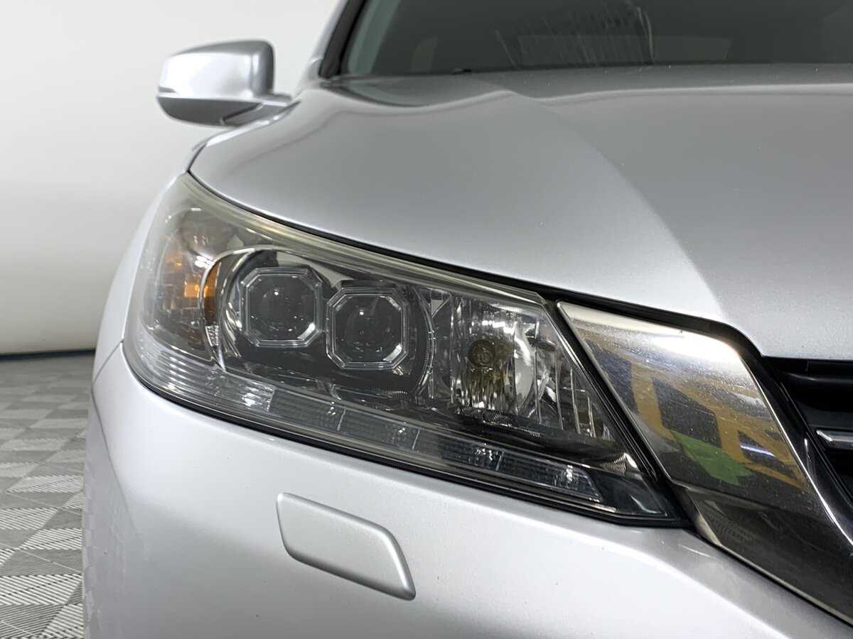 Хонда Аккорд б/у, 2013, Автоматическая. Фото: #7