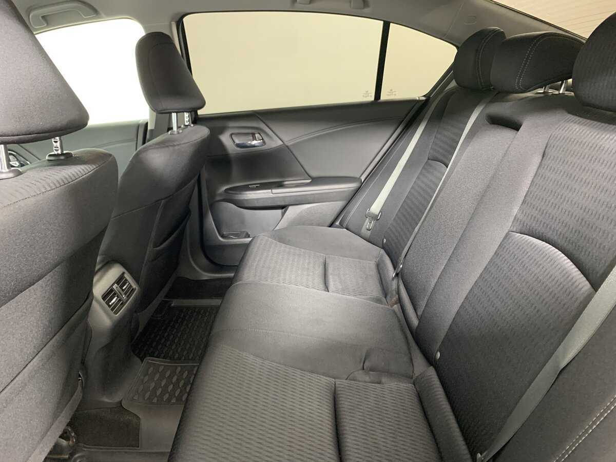 Хонда Аккорд б/у, 2013, Автоматическая. Фото: #16