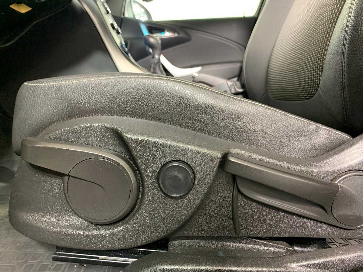 Опель Астра б/у, 2012, Механическая. Фото: #16