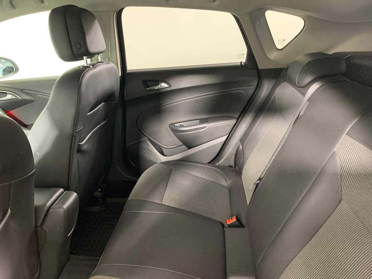 Опель Астра б/у, 2012, Механическая. Фото: #18