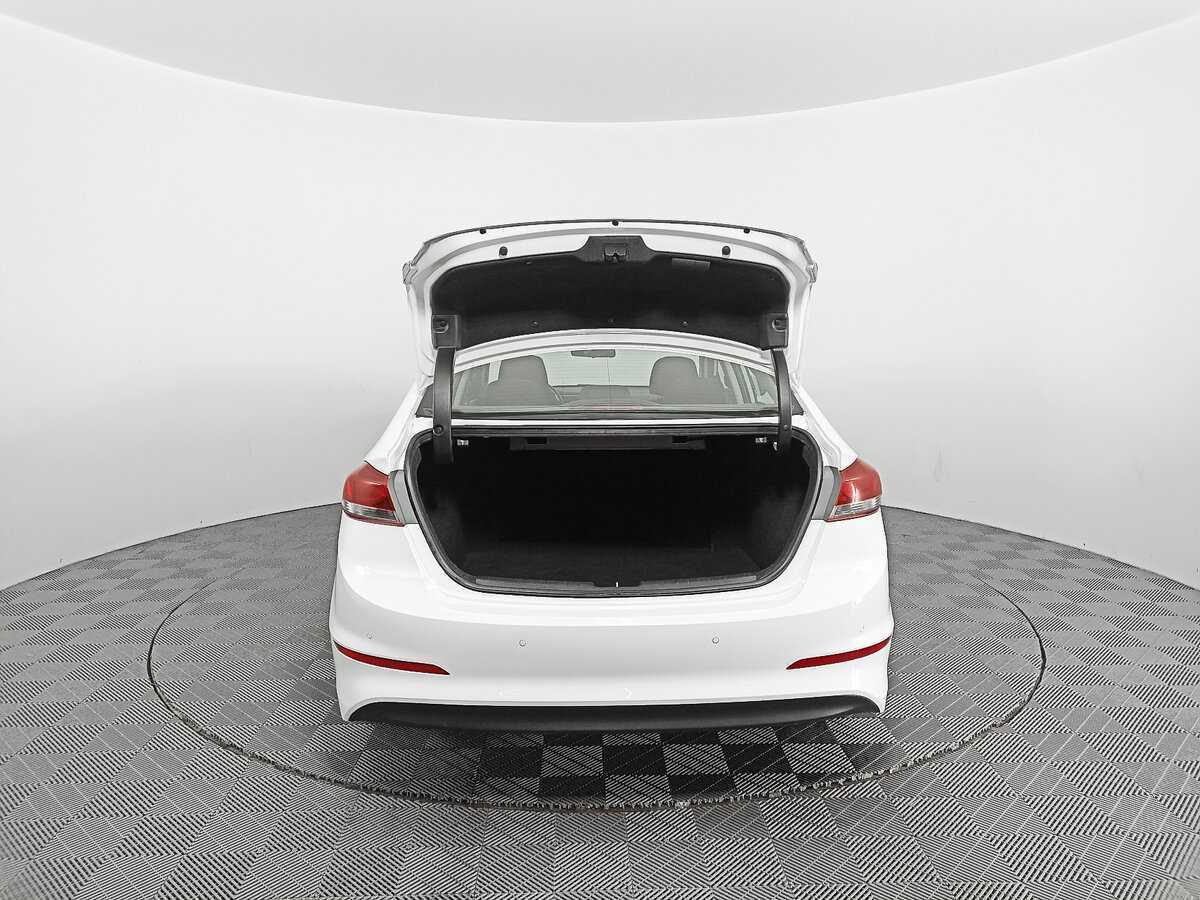 Хендай Елантра б/у, 2017, Автоматическая. Фото: #9