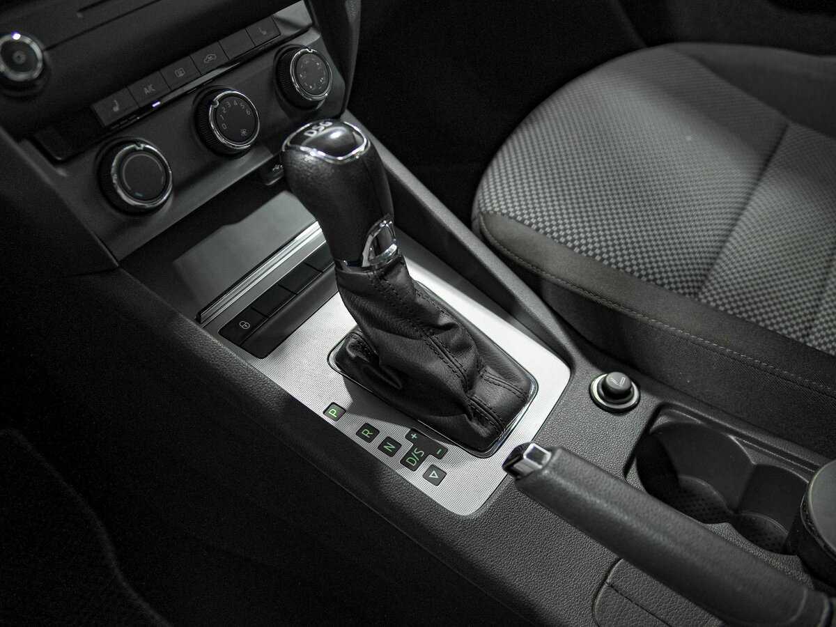 Шкода Октавия б/у, 2014, Роботизированная. Фото: #8