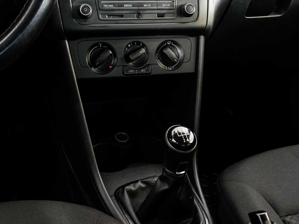 Фольксваген Поло б/у, 2016, Механическая. Фото: #10