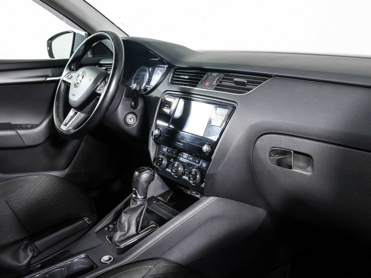 Шкода Октавия б/у, 2017, Роботизированная. Фото: #5