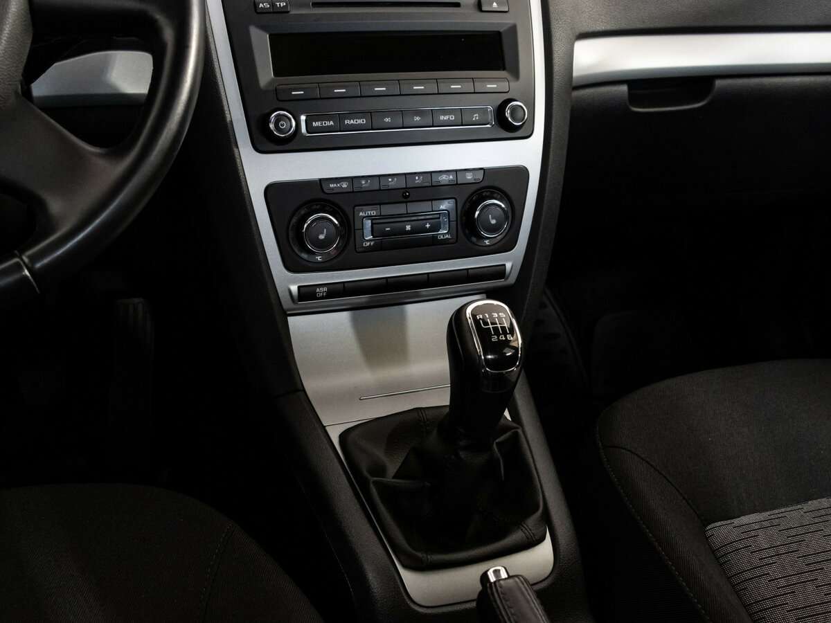 Шкода Октавия б/у, 2012, Механическая. Фото: #9