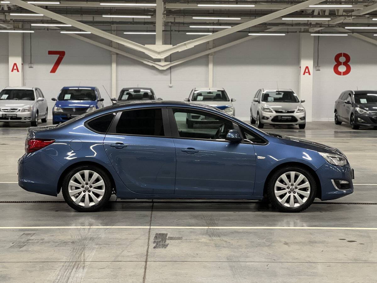 Опель Астра б/у, 2013, Механическая. Фото: #3