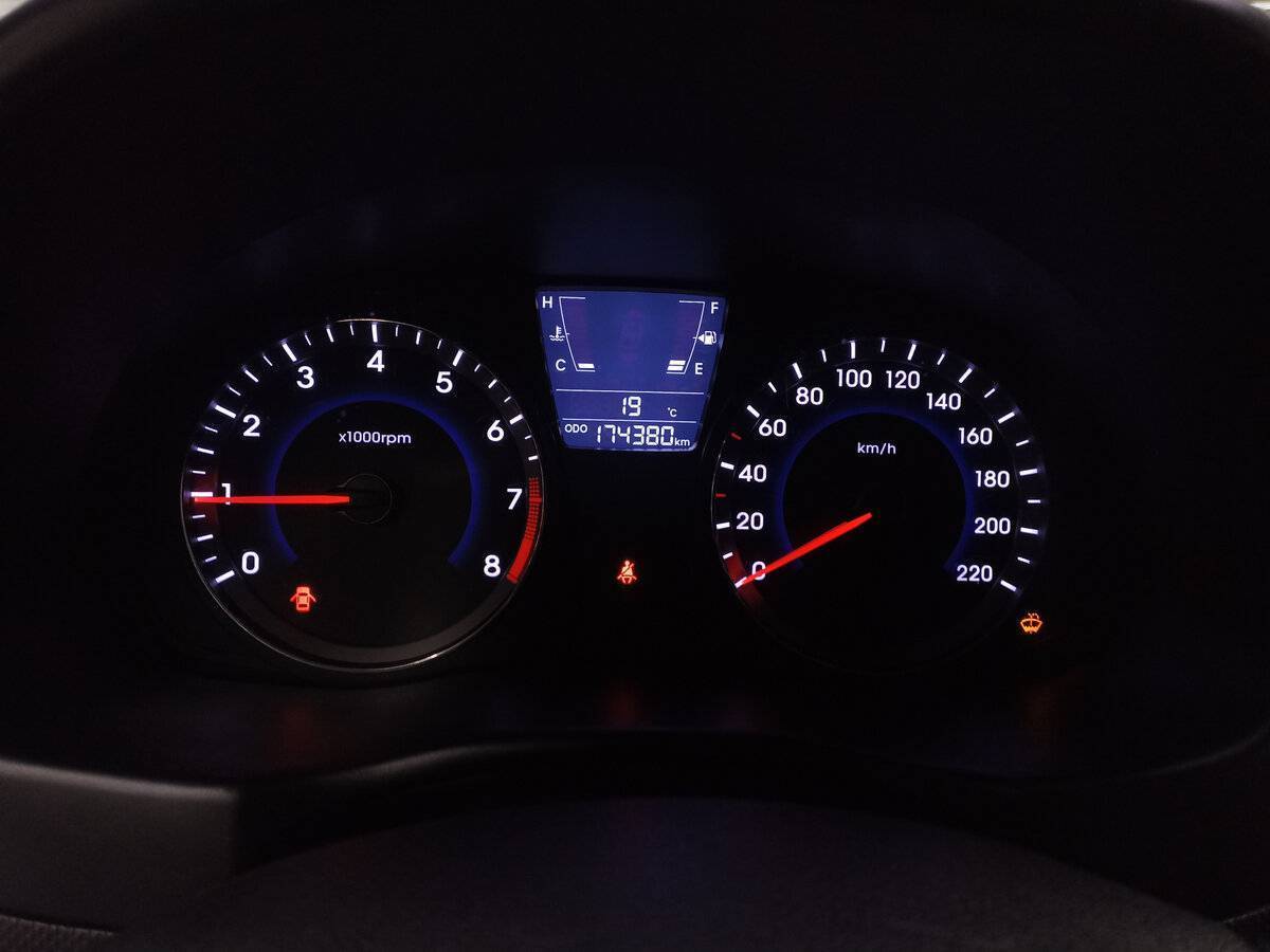 Хендай Солярис б/у, 2013, Механическая. Фото: #12