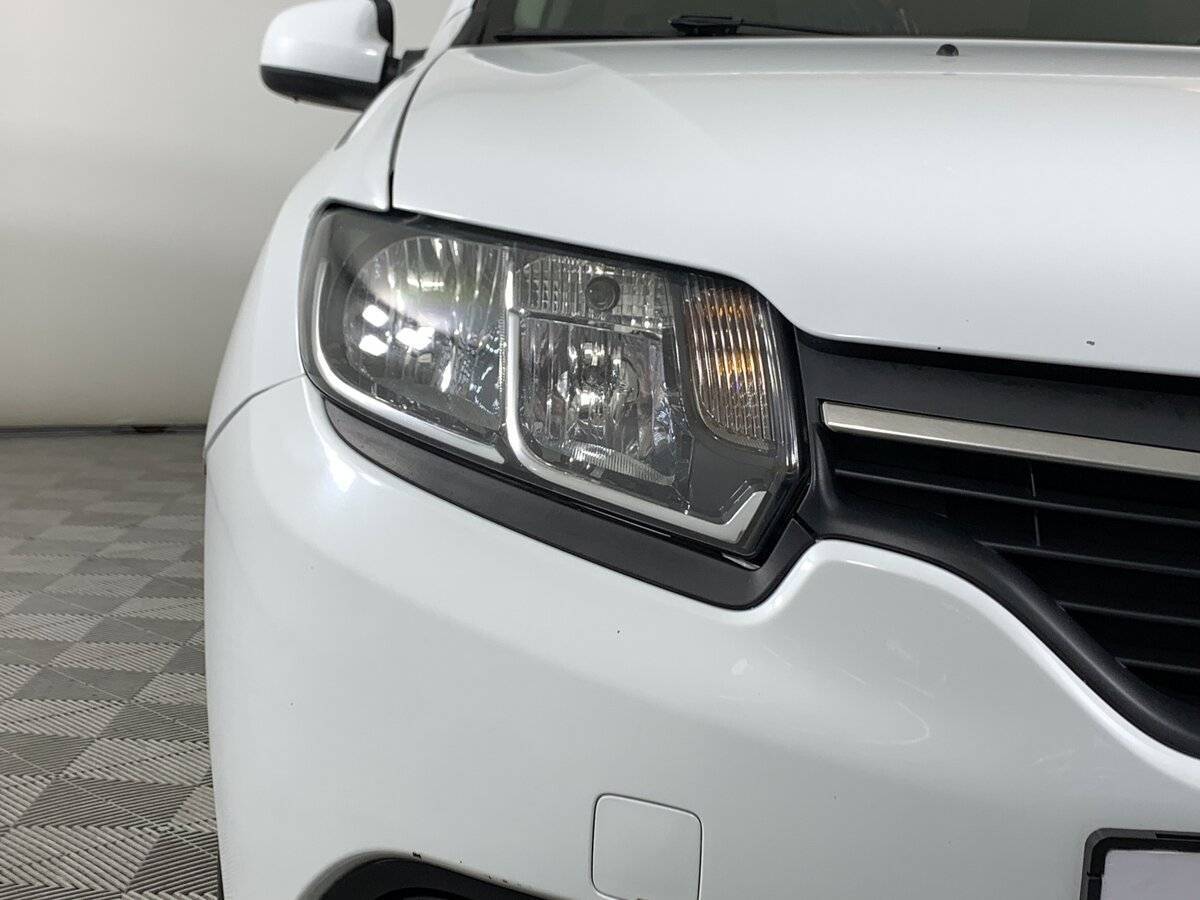 Рено Логан б/у, 2017, Автоматическая. Фото: #9