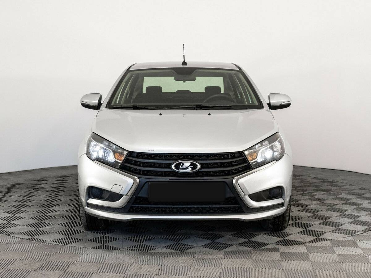 Лада (ВАЗ) Веста б/у, 2021, Механическая. Фото: #1