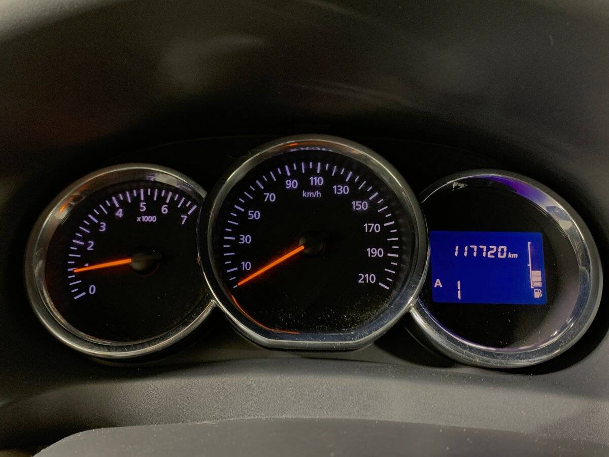 Рено Логан б/у, 2015, Роботизированная. Фото: #13