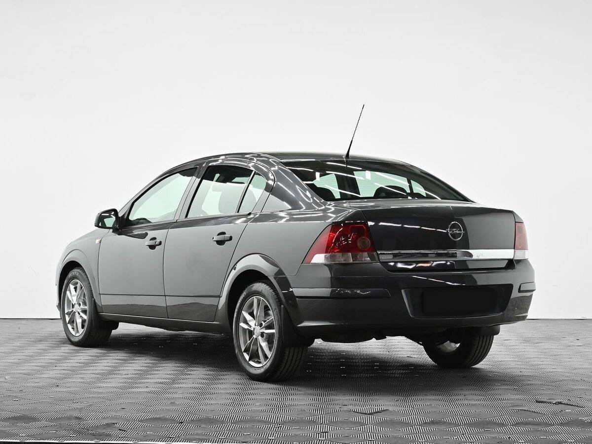 Опель Астра б/у, 2012, Роботизированная. Фото: #2