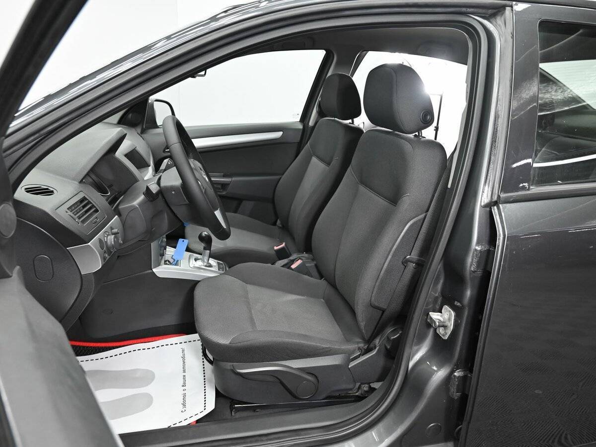 Опель Астра б/у, 2012, Роботизированная. Фото: #5