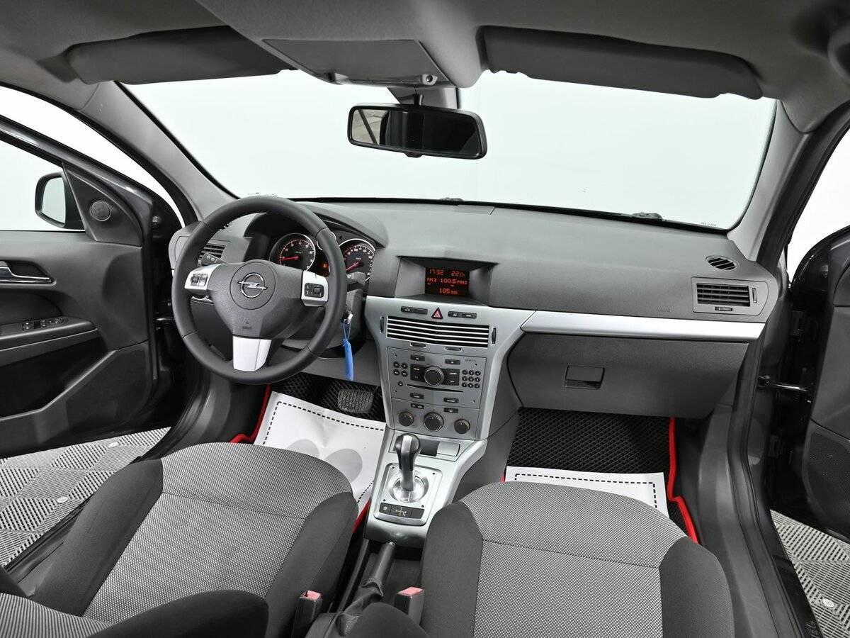 Опель Астра б/у, 2012, Роботизированная. Фото: #10