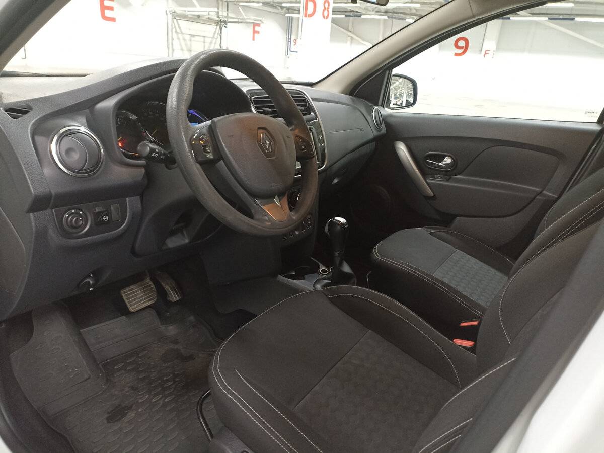 Рено Логан б/у, 2017, Автоматическая. Фото: #15