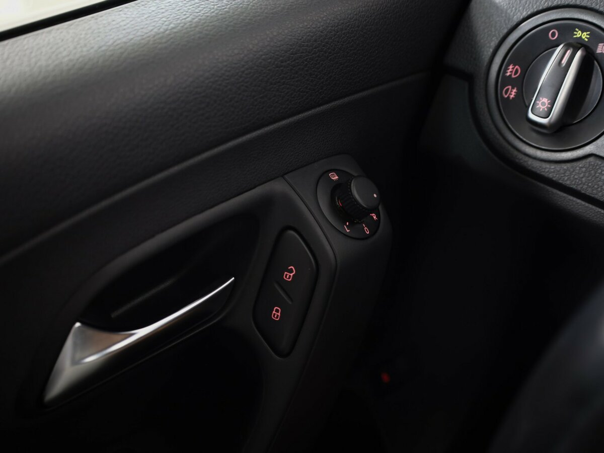 Фольксваген Поло б/у, 2015, Автоматическая. Фото: #14