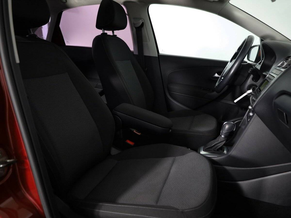 Фольксваген Поло б/у, 2015, Автоматическая. Фото: #18