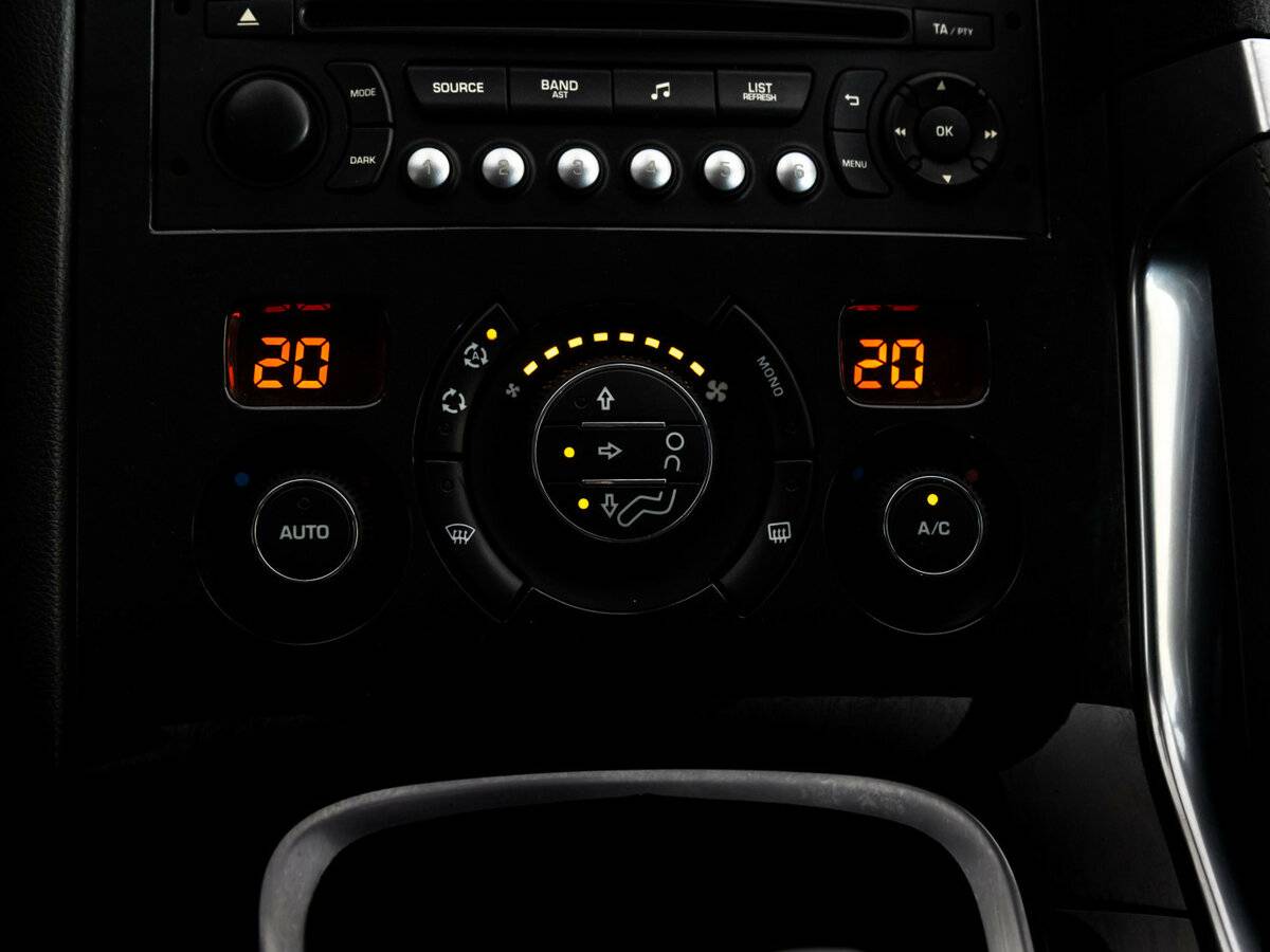 Пежо 3008 б/у, 2014, Механическая. Фото: #10