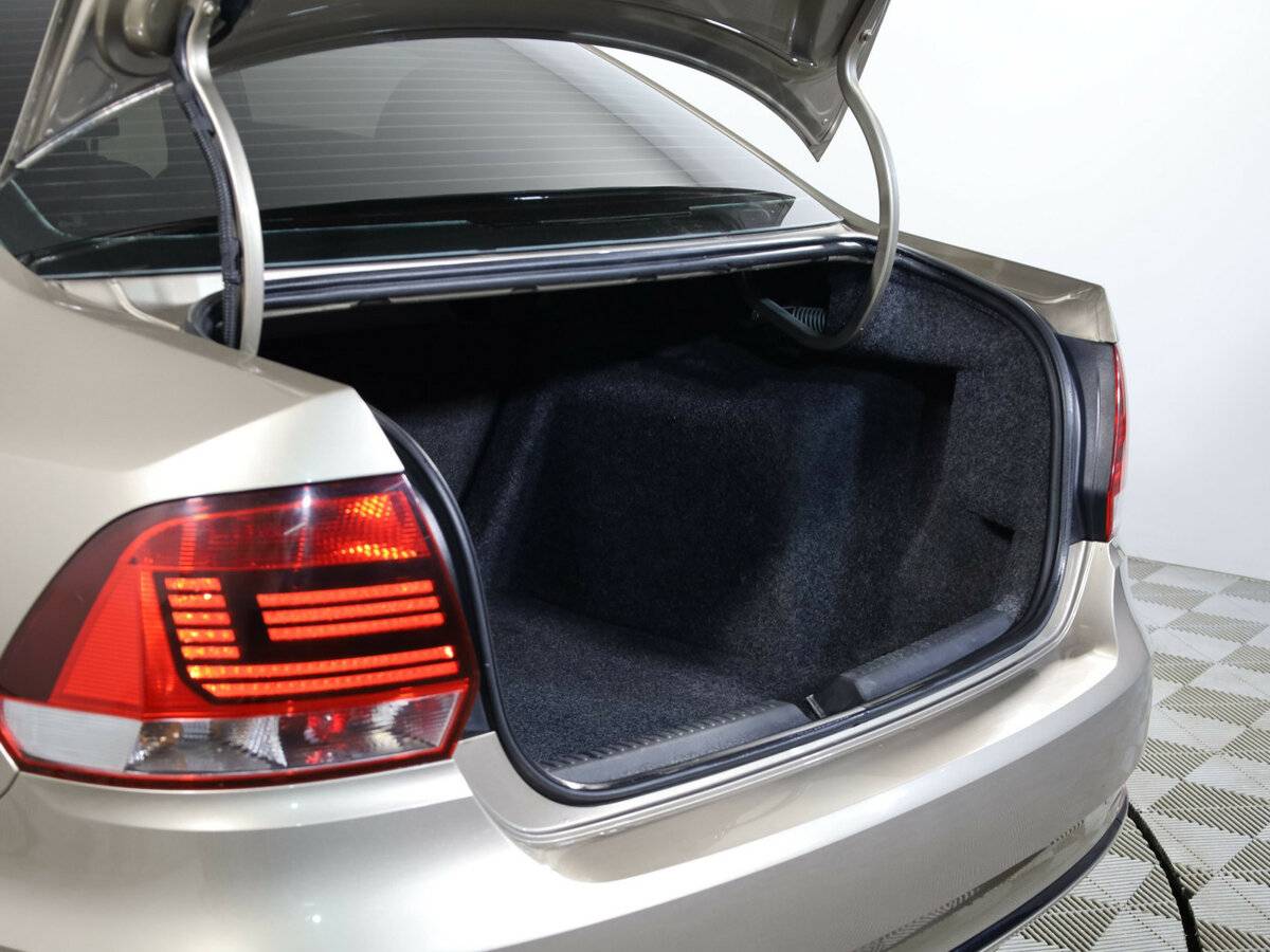 Фольксваген Поло б/у, 2017, Механическая. Фото: #18