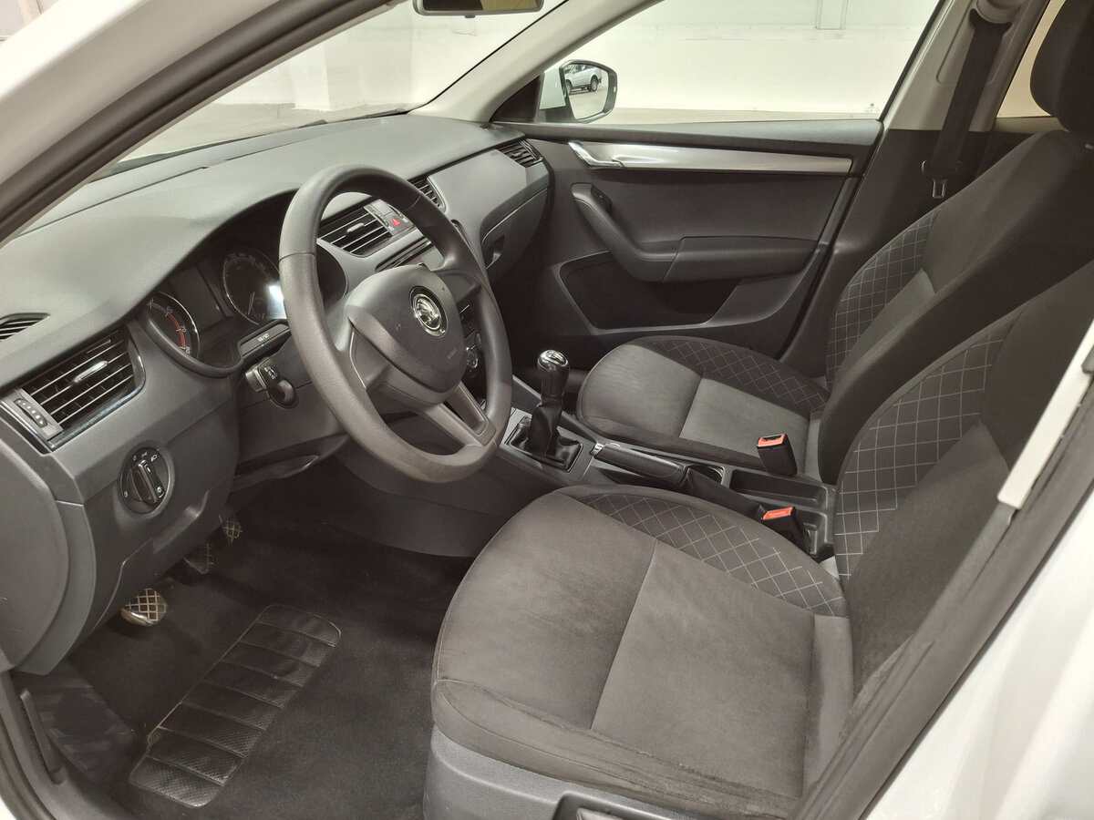 Шкода Октавия б/у, 2018, Механическая. Фото: #15