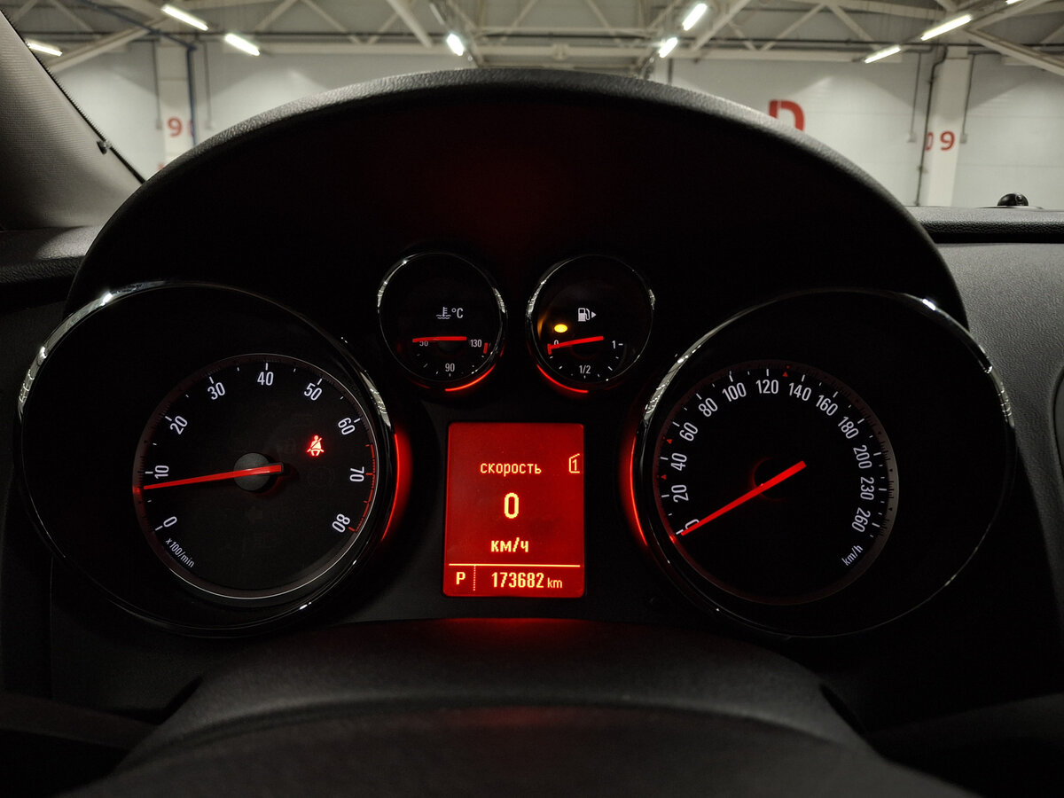 Опель Астра б/у, 2013, Автоматическая. Фото: #12