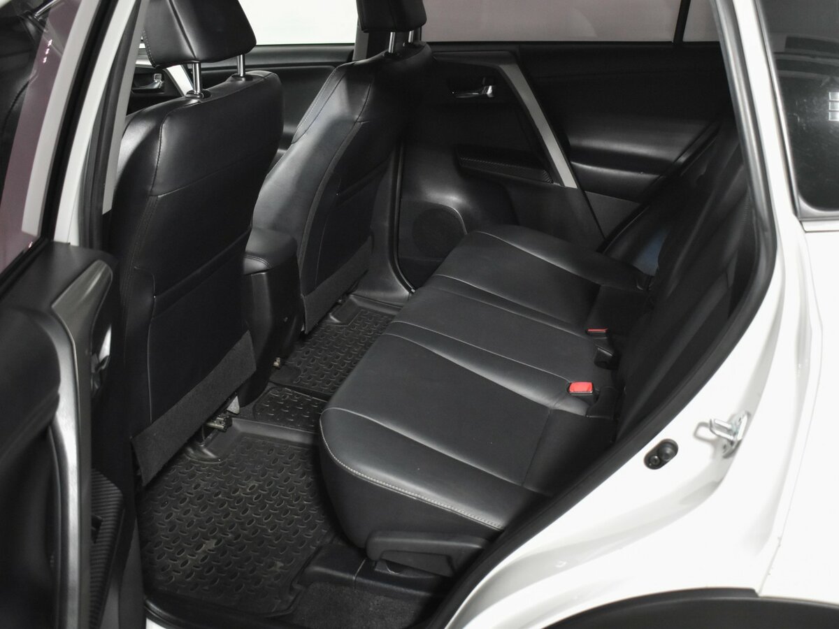 Тойота Рав4 б/у, 2015, Автоматическая. Фото: #11