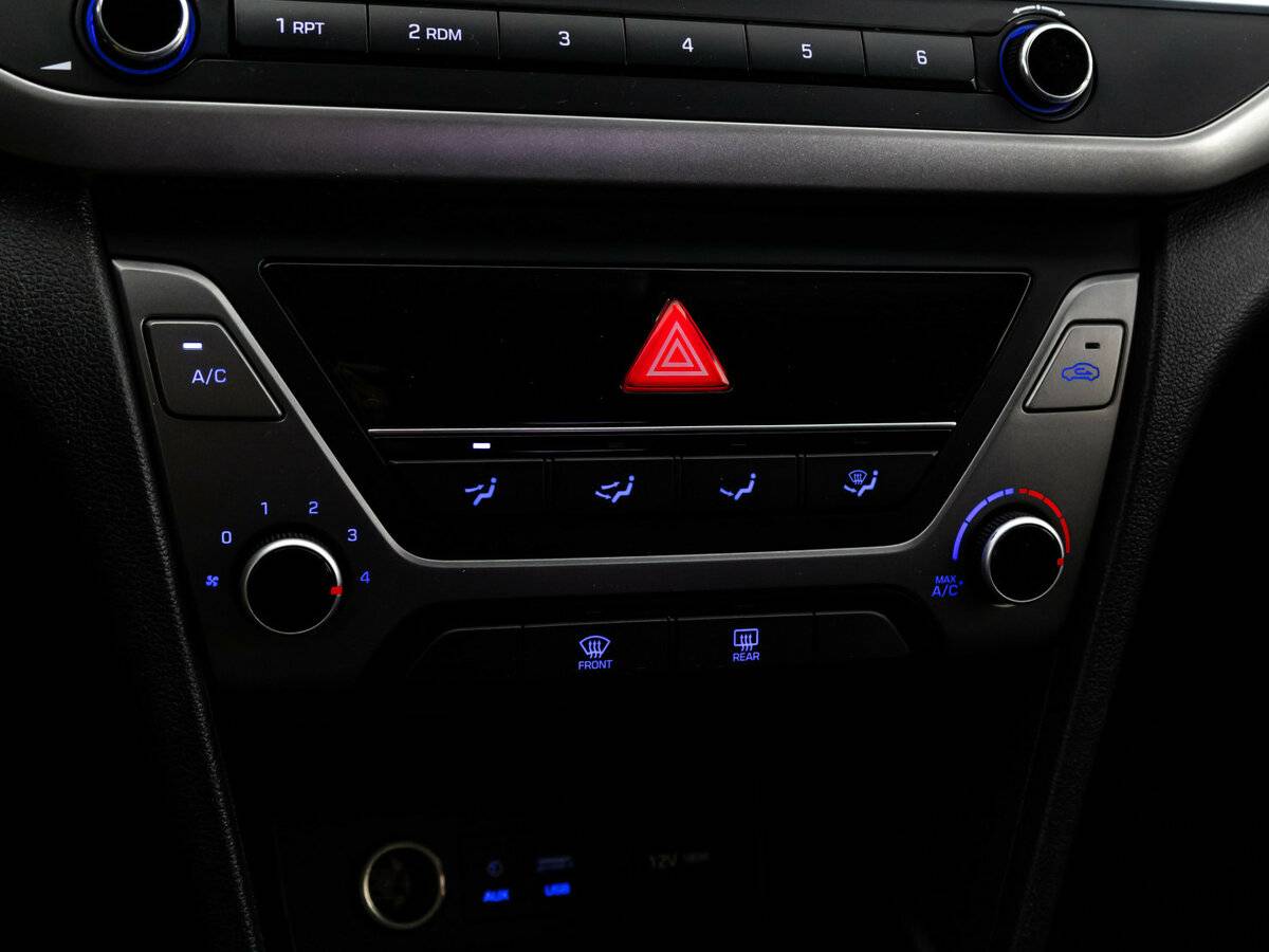 Хендай Елантра б/у, 2016, Механическая. Фото: #10