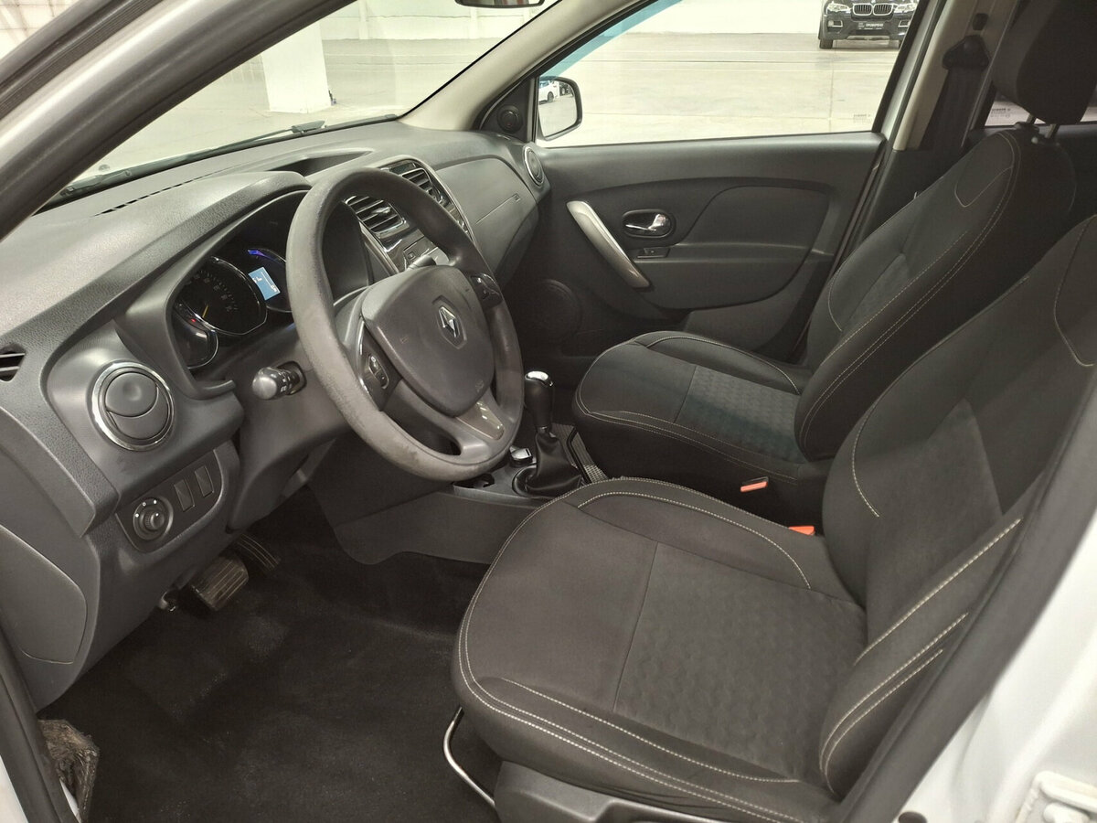 Рено Логан б/у, 2017, Автоматическая. Фото: #15