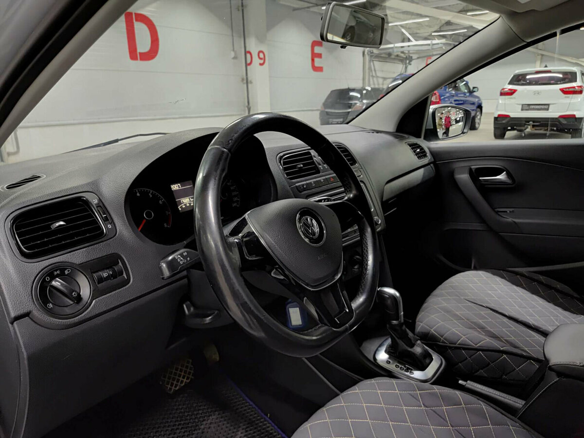 Фольксваген Поло б/у, 2015, Автоматическая. Фото: #15